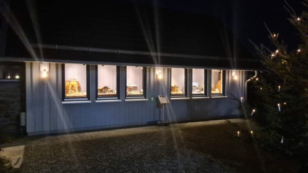 Weihnachtliche Kunstwerke zu sehen